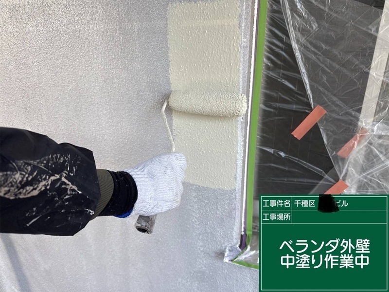 外壁塗装中塗り