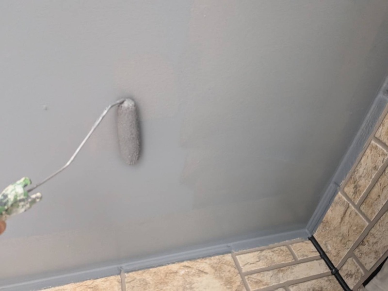 軒天ボード上塗り２回目