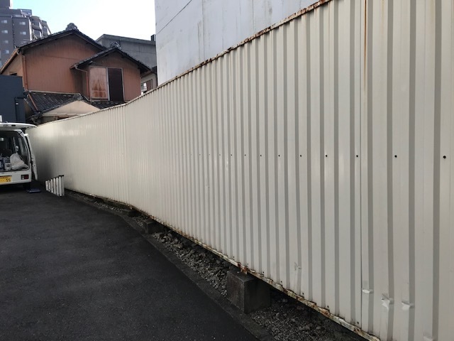 名古屋市東区㈱Tさま　フェンス塗装工事着工