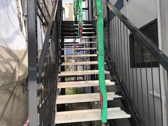 鉄階段の塗装