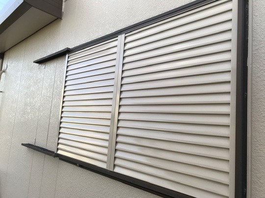 雨戸塗装　ファインパーフェクトトップ
