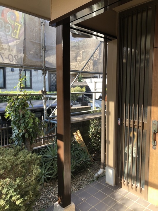 ポーチ柱塗装