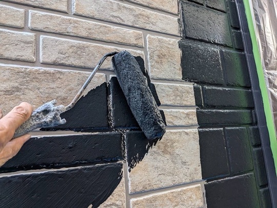 外壁塗装　上塗り1回目