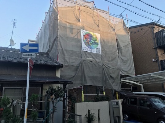 外壁塗装工事の様子