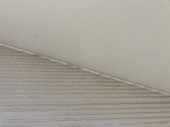 軒天取り合いシーリング工事前